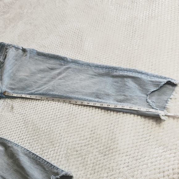 7 FOR ALL MANKIND WOMENS JEANS.  SIZE 26 LIGHT BLUE RAW HEM - Picture 14 of 15